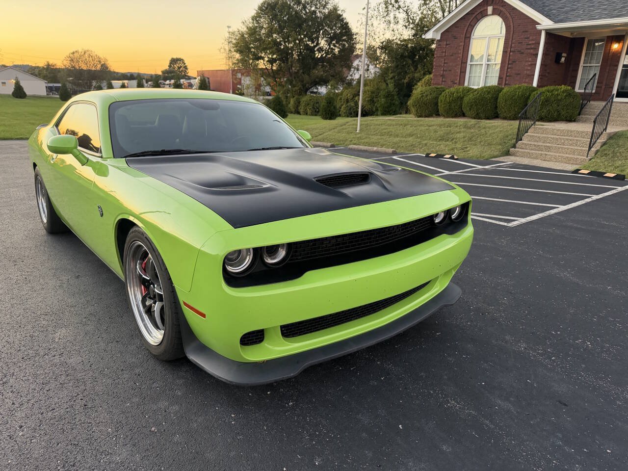 Used 2015 Dodge Challenger SRT Hellcat RWD image 1