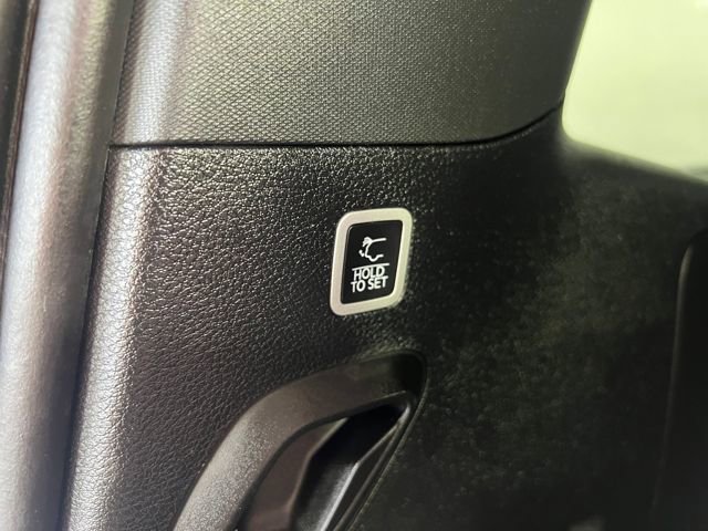 Used 2023 Jeep Wagoneer Series II w/ HD Trailer Tow Package image 8