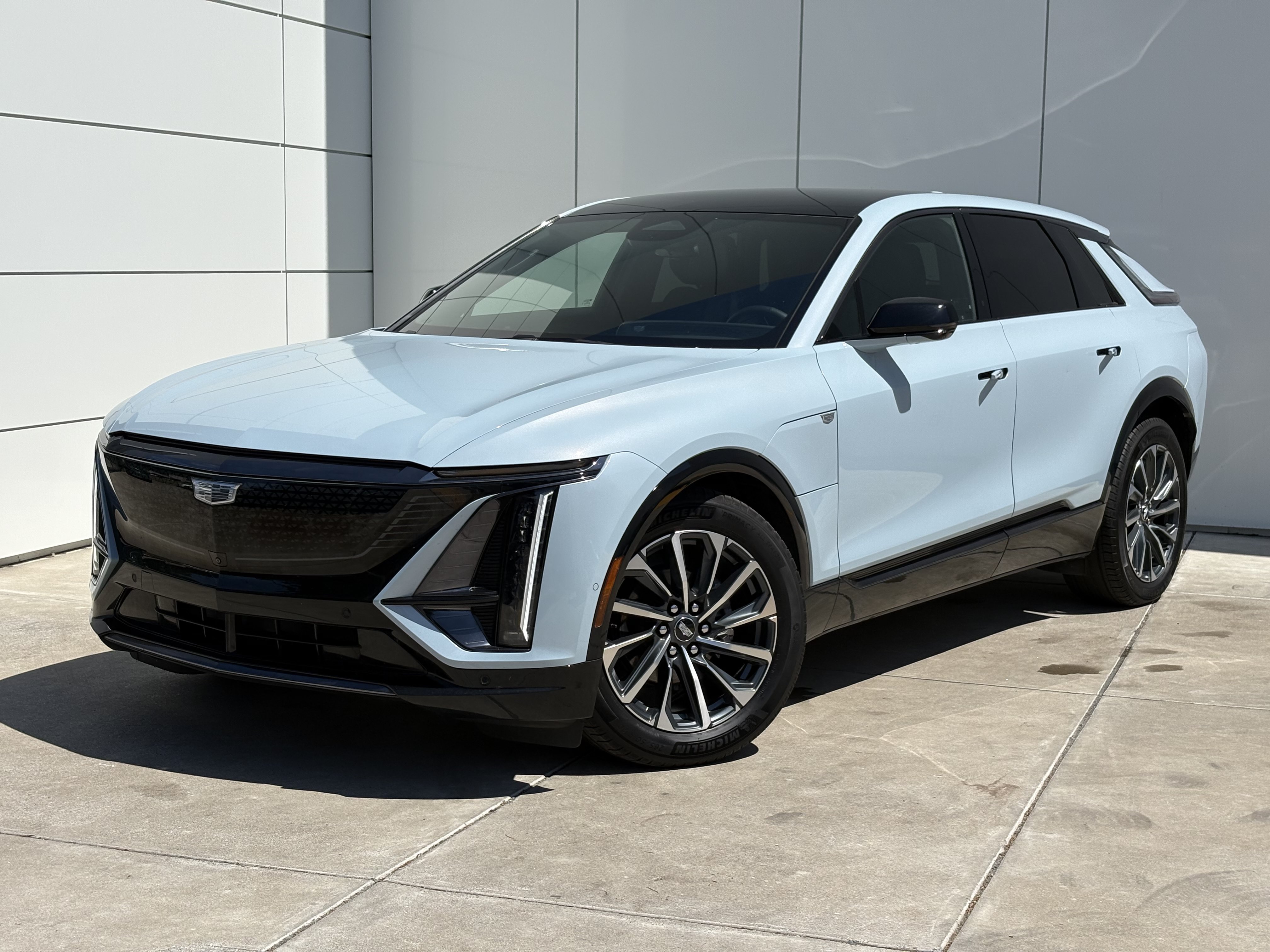 Certified 2024 Cadillac Lyriq Sport AWD/4WD image 2