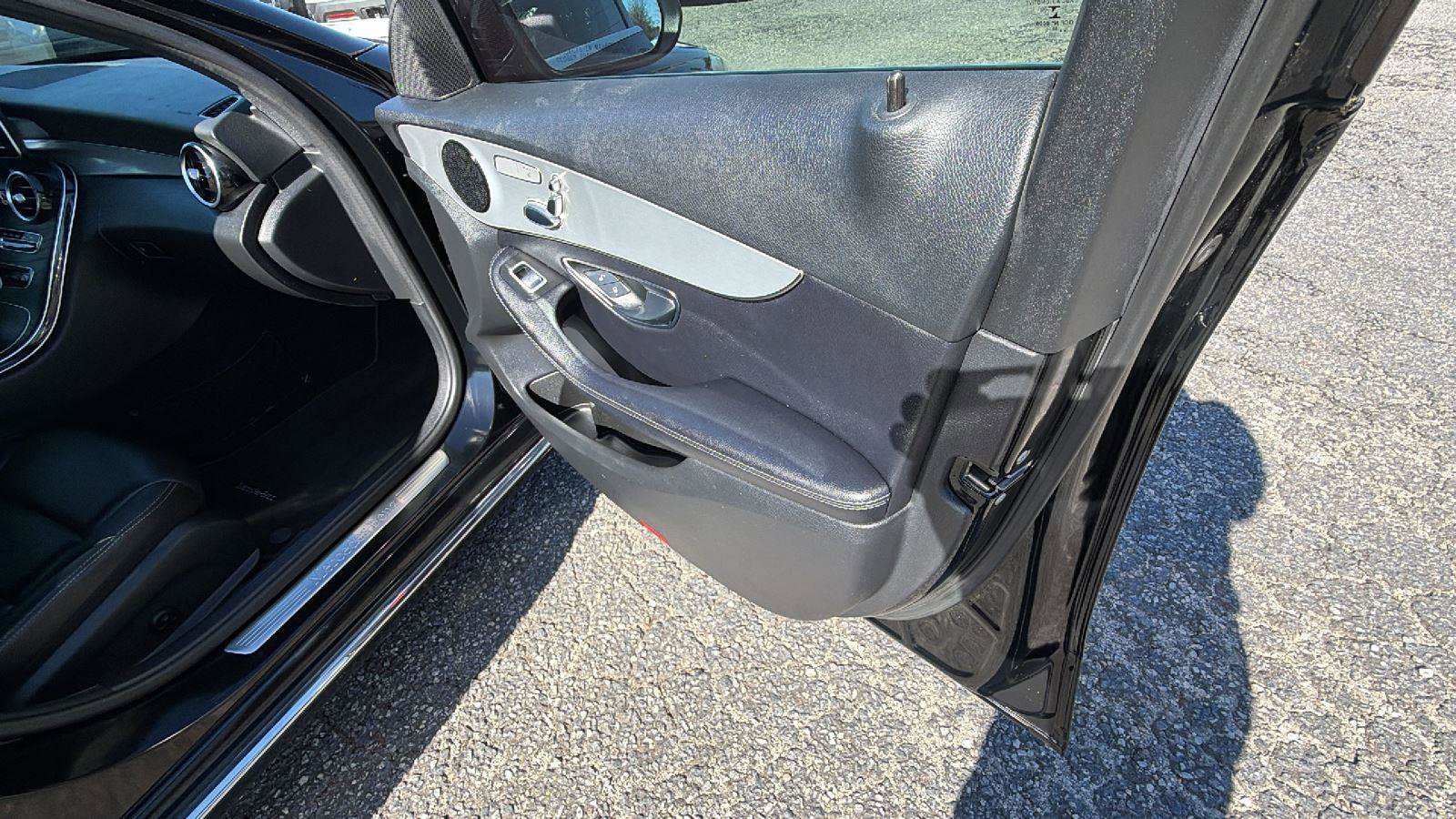 Used 2018 Mercedes-Benz C 300 Sedan image 16