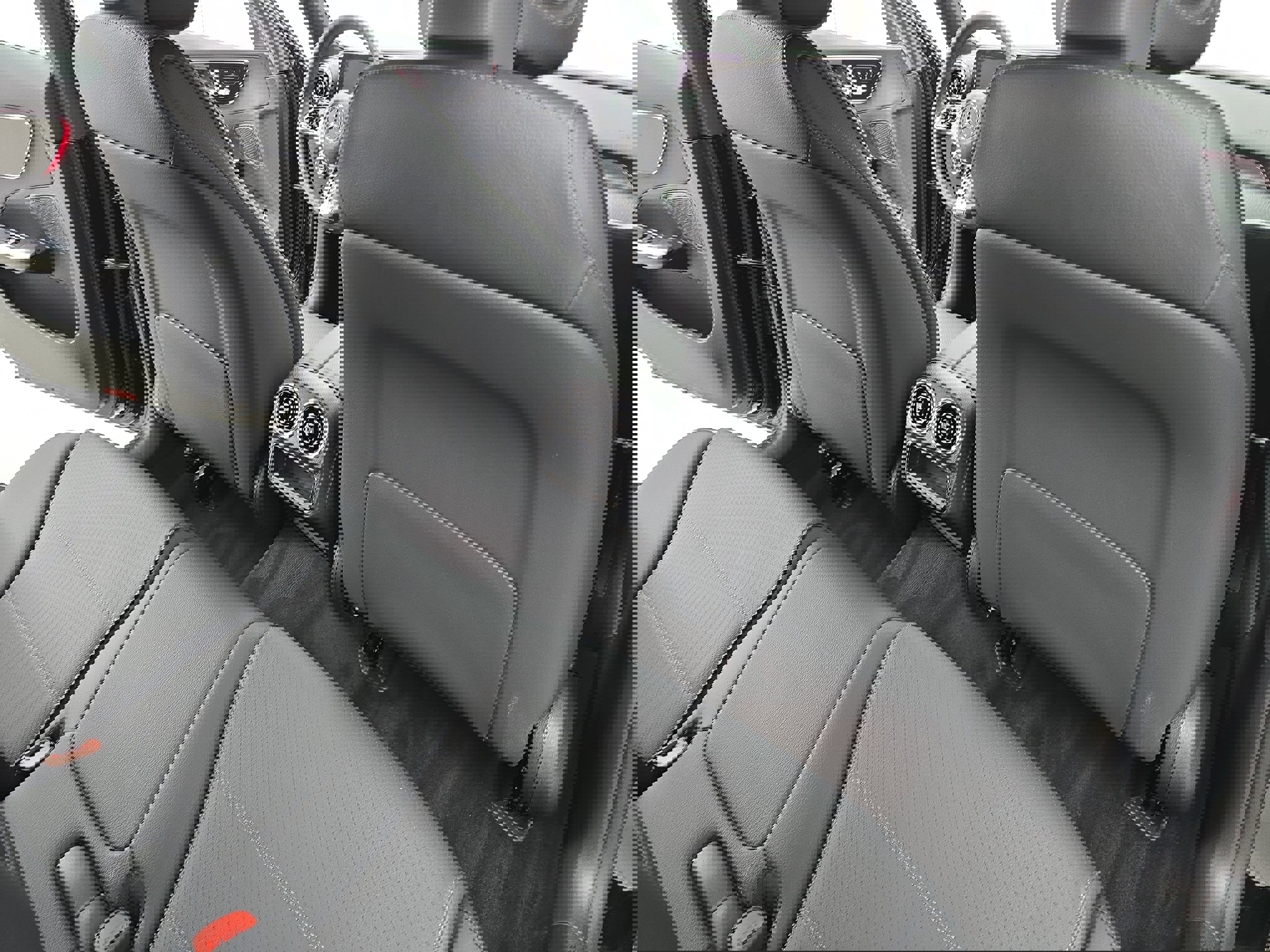 Used 2025 Mercedes-Benz C 300 Sedan image 11