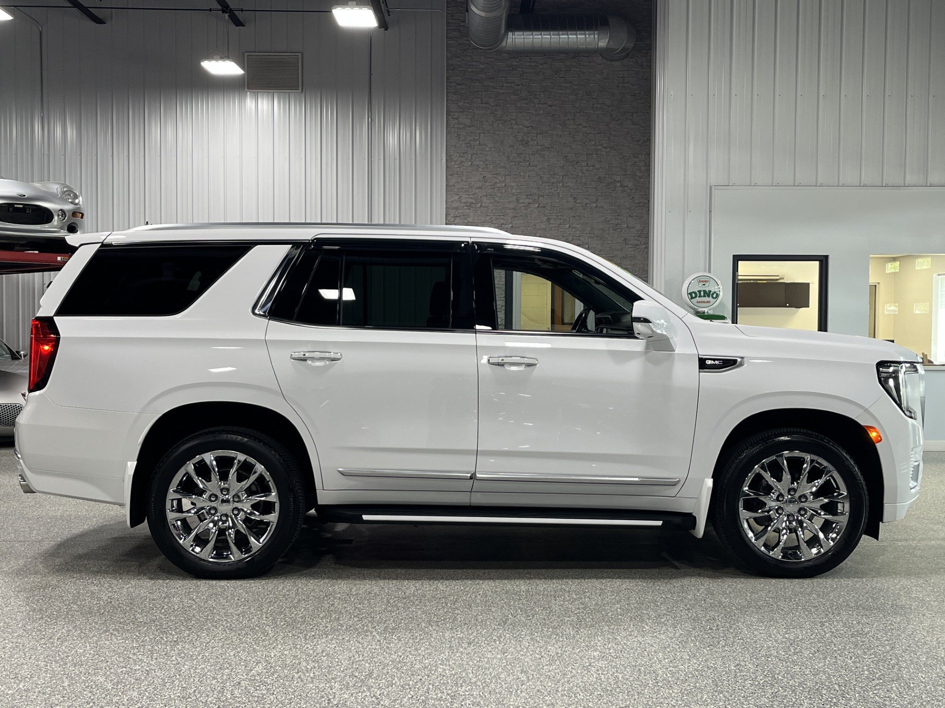 Certified 2022 GMC Yukon Denali AWD/4WD image 5