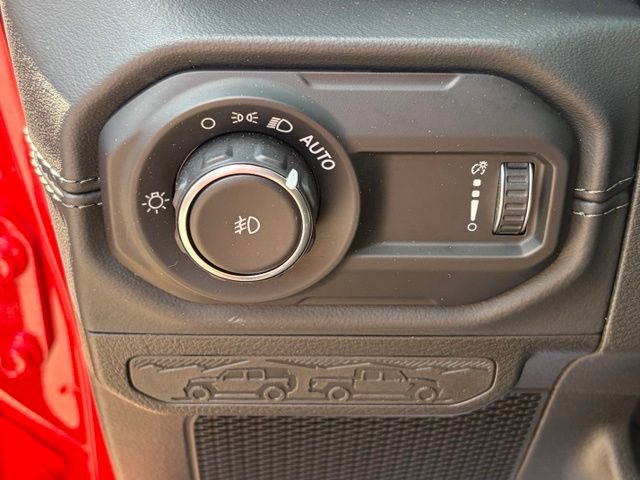 Used 2026 Jeep Wrangler Unlimited Rubicon AWD/4WD image 26