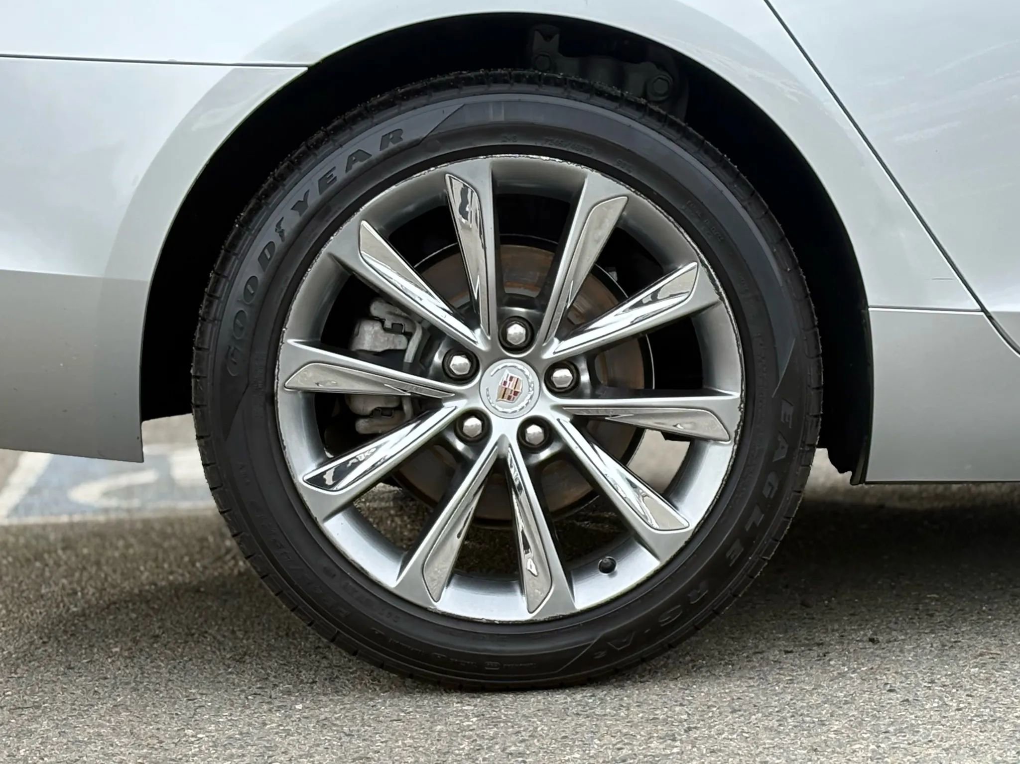 Used 2013 Cadillac XTS Luxury w/ Driver Awareness Package FWD image 33