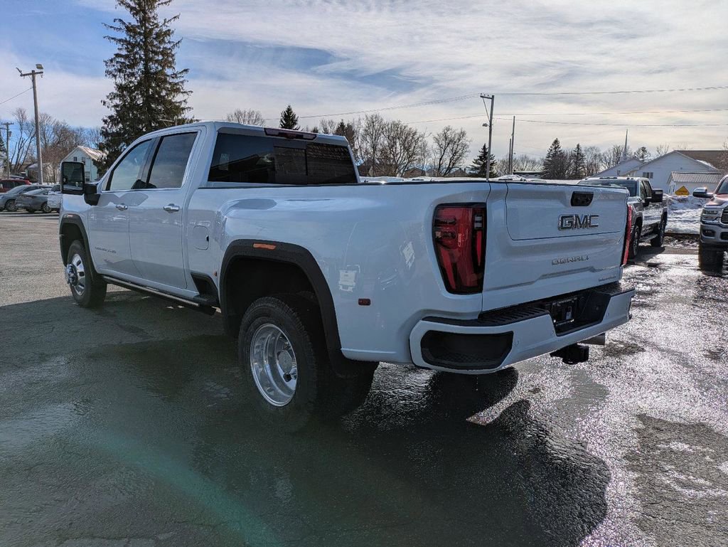 New 2026 GMC Sierra 3500 Denali Ultimate AWD/4WD image 7