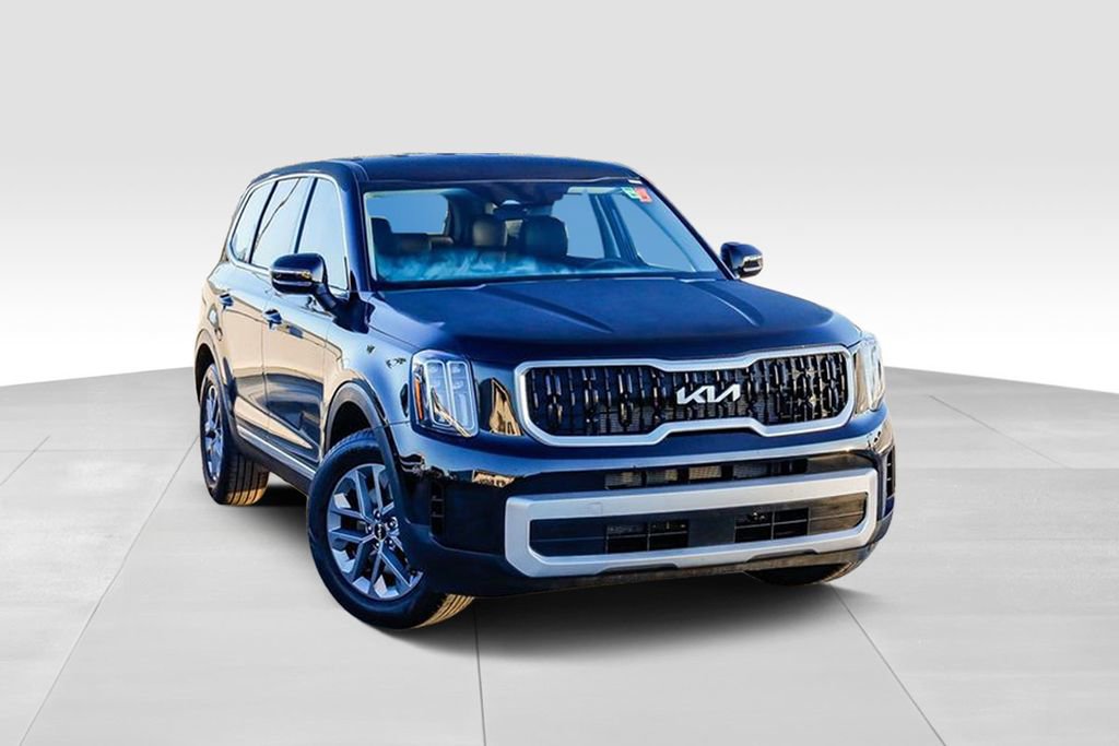 Used 2025 Kia Telluride LX image 2