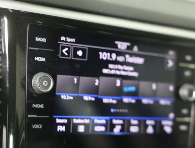 Used 2023 Volkswagen Atlas SEL R-Line image 18