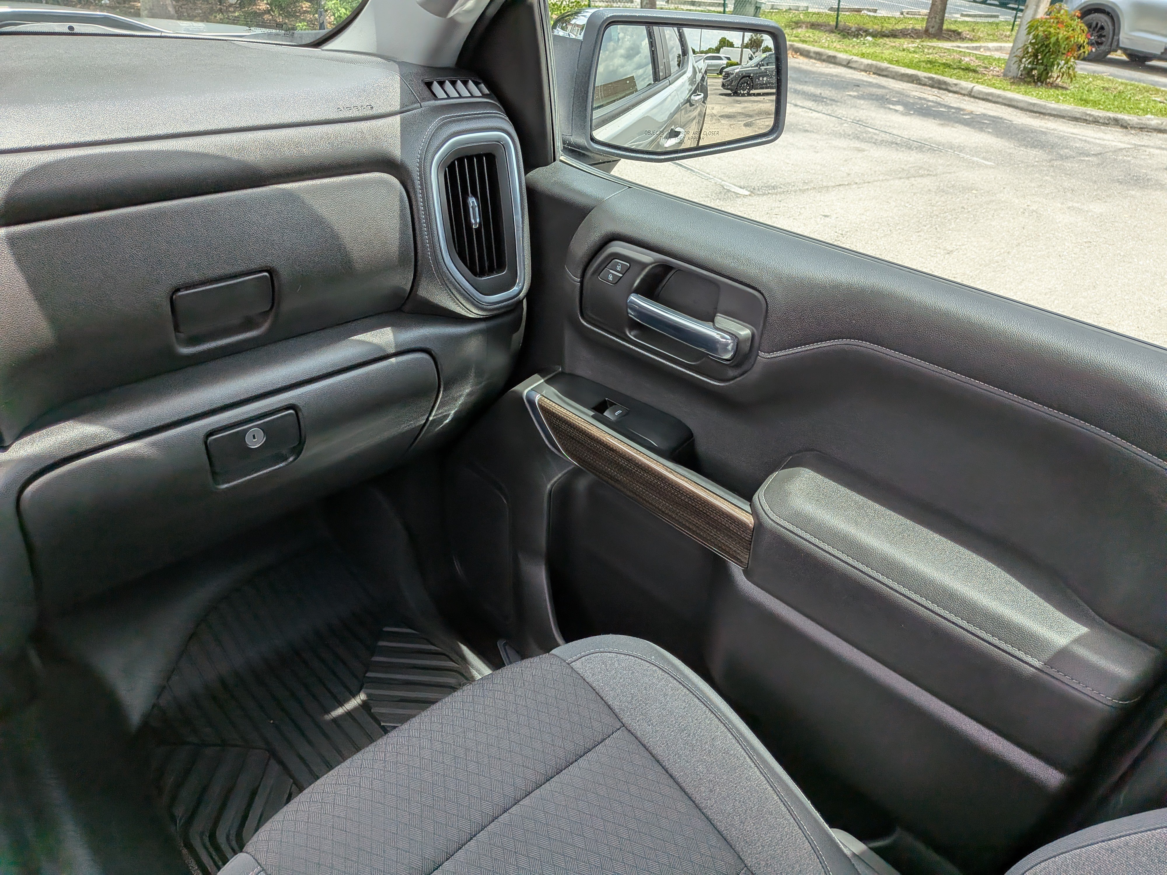 Used 2020 Chevrolet Silverado 1500 LT w/ All-Star Edition AWD/4WD image 18