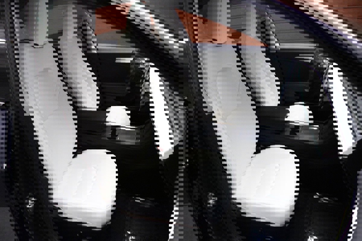 Used 2023 Tesla Model 3 Standard Range image 28