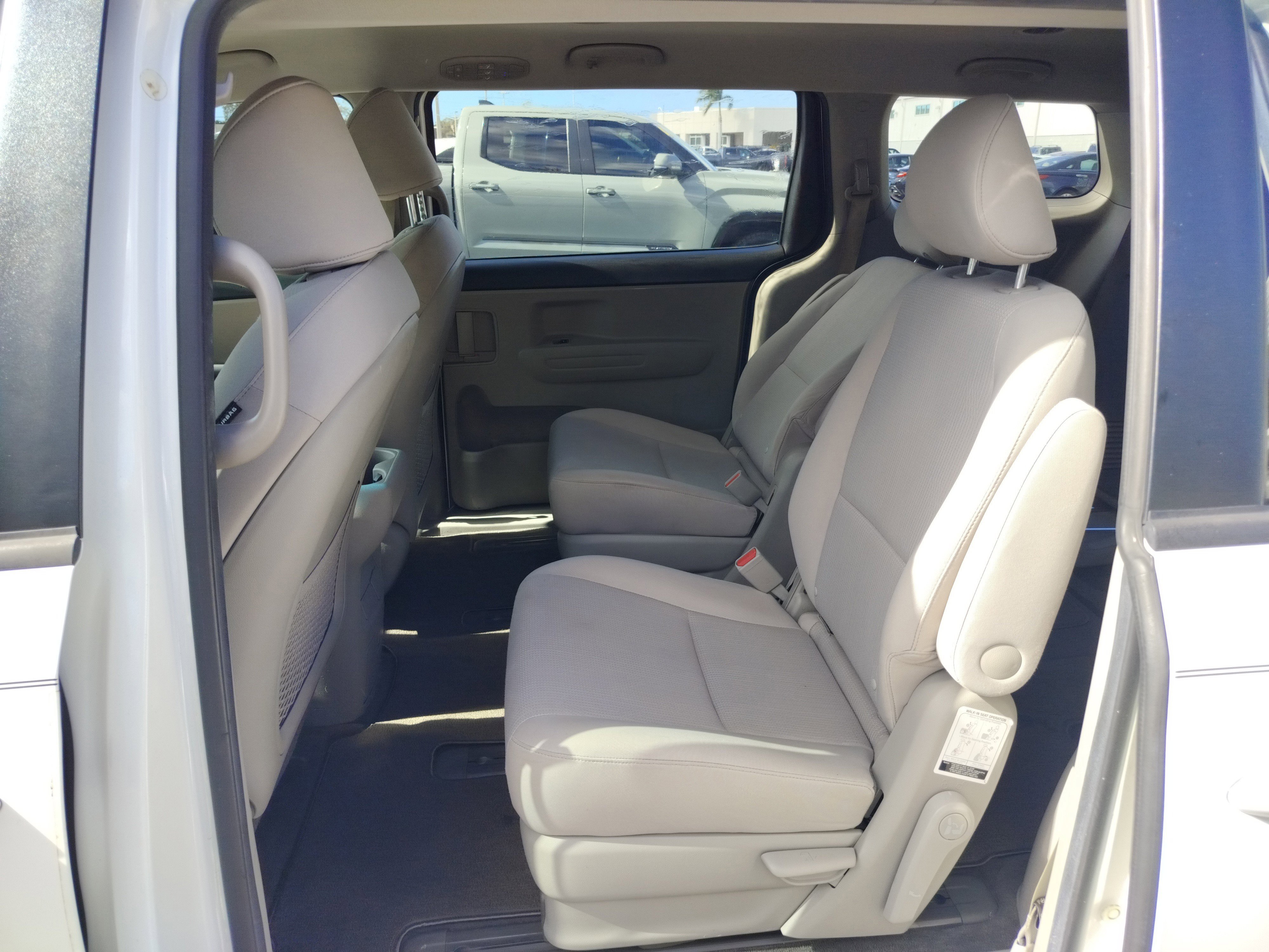 Used 2020 Kia Sedona L image 13