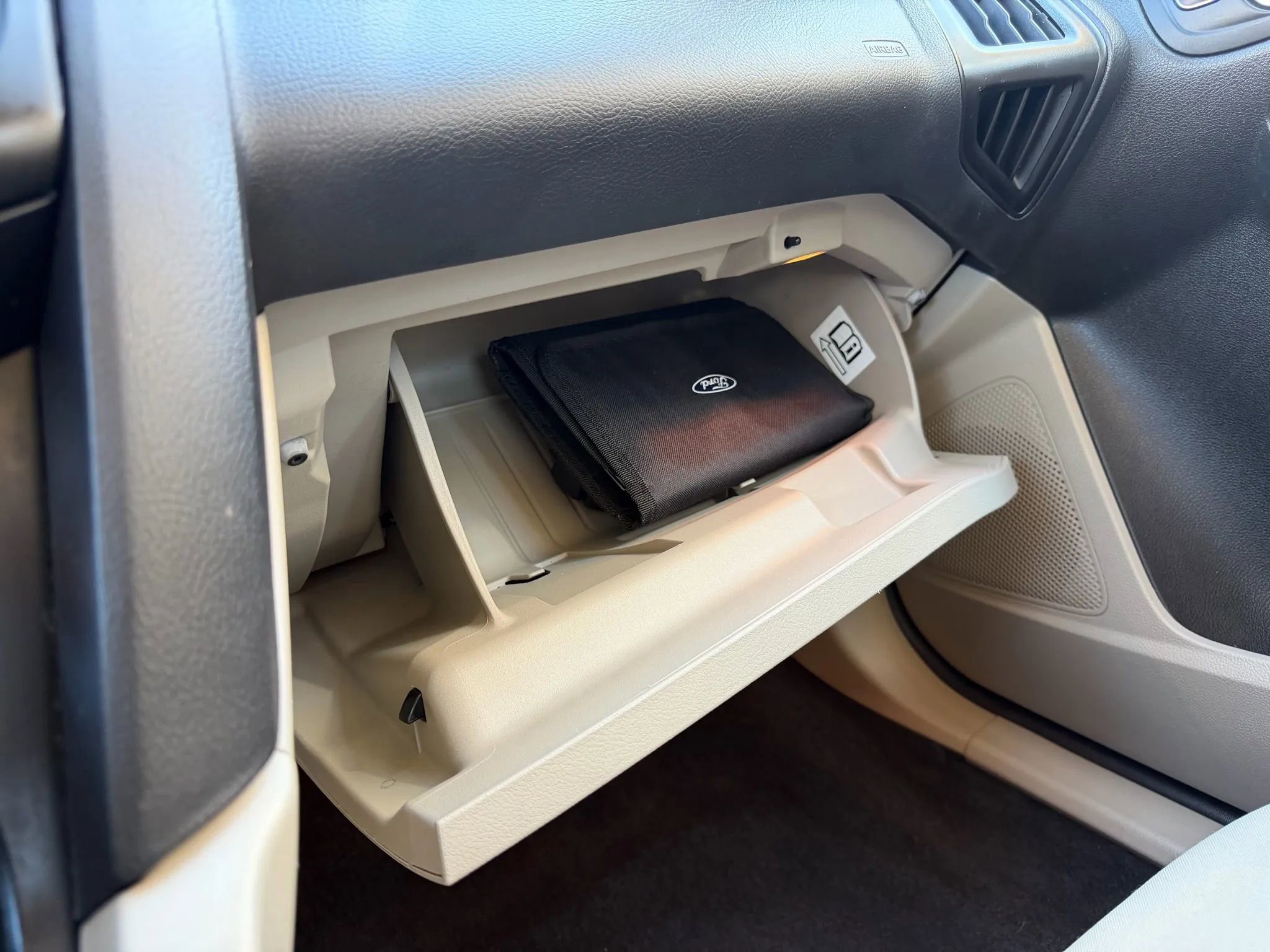 Used 2018 Ford Focus SE FWD image 25