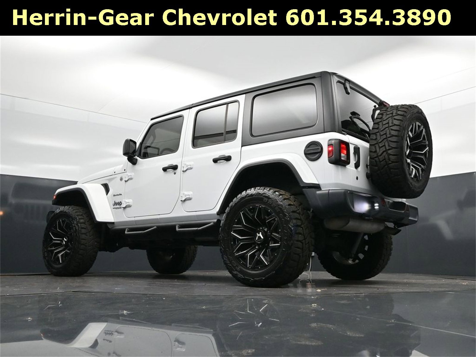 Used 2019 Jeep Wrangler Unlimited Sahara image 41