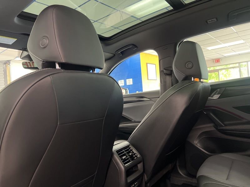 Used 2025 Volkswagen Tiguan SE R-Line AWD/4WD image 18