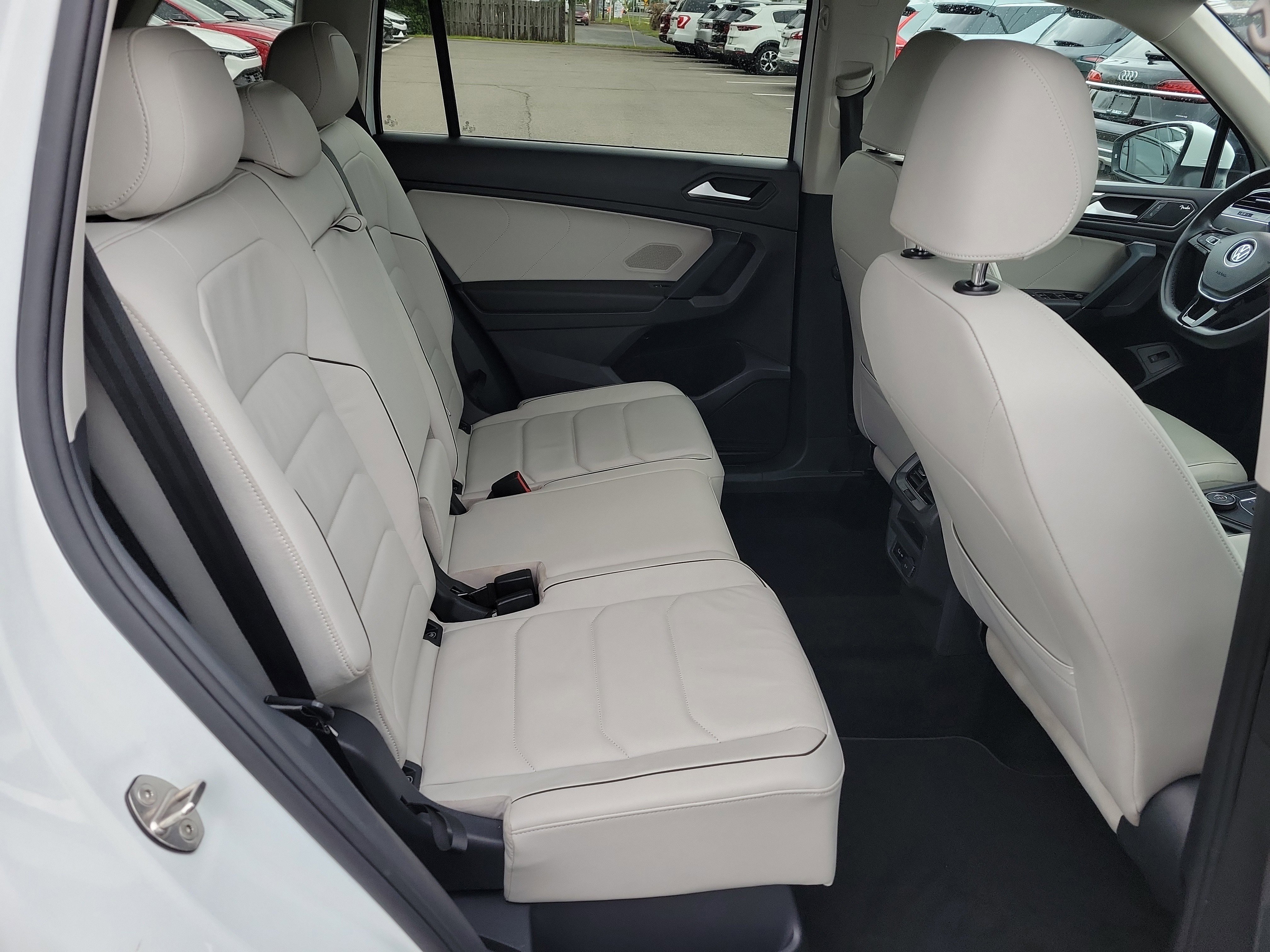 Used 2019 Volkswagen Tiguan SEL Premium image 12