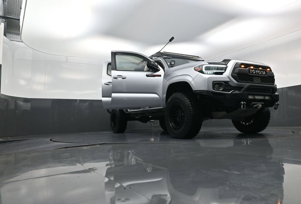 Used 2022 Toyota Tacoma SR w/ SR Convenience Package RWD image 26