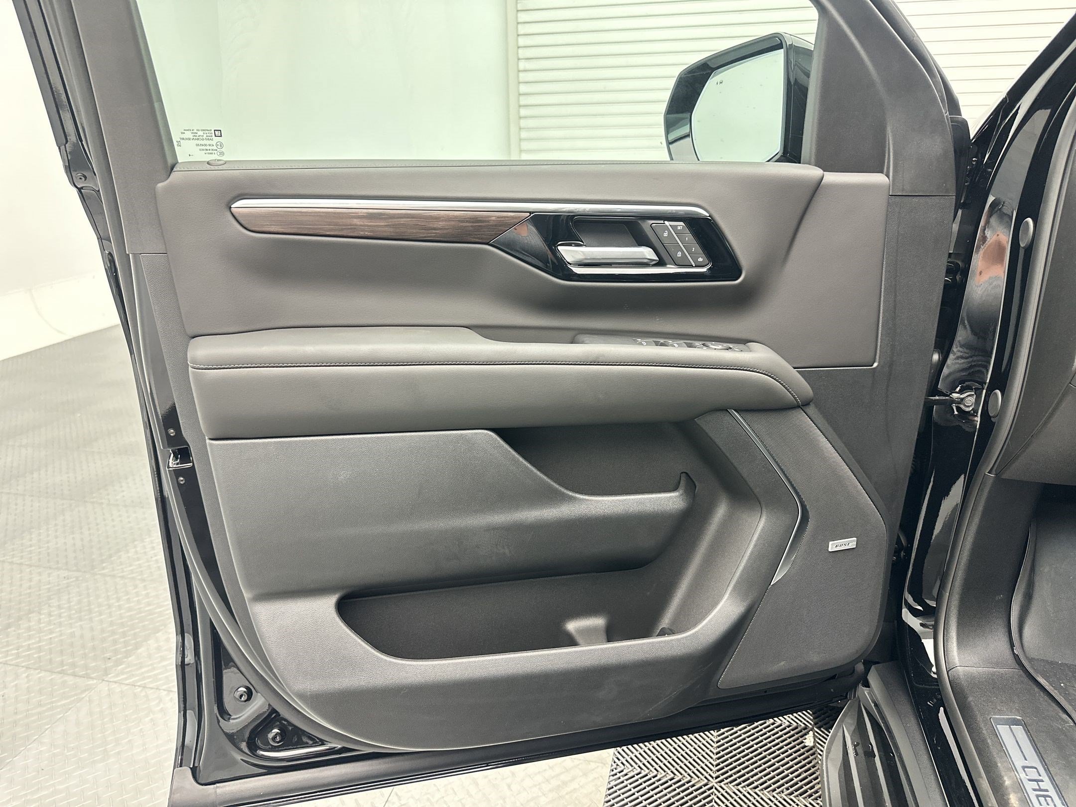 New 2026 Chevrolet Suburban LT w/ Comfort Package AWD/4WD image 26