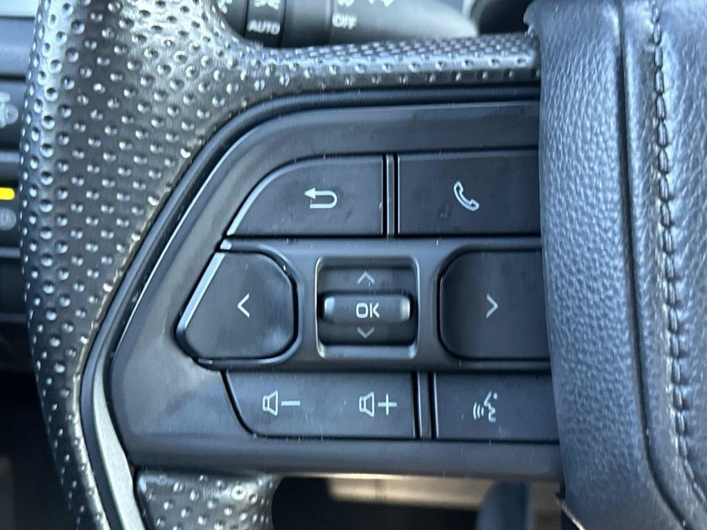 Used 2024 Toyota Tacoma SR5 AWD/4WD image 28