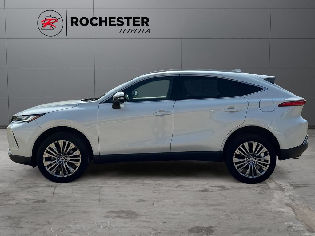 Certified 2024 Toyota Venza XLE AWD/4WD image 2