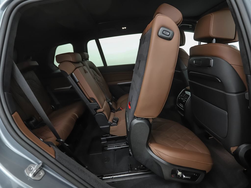 Used 2024 BMW X7 xDrive40i AWD/4WD image 36