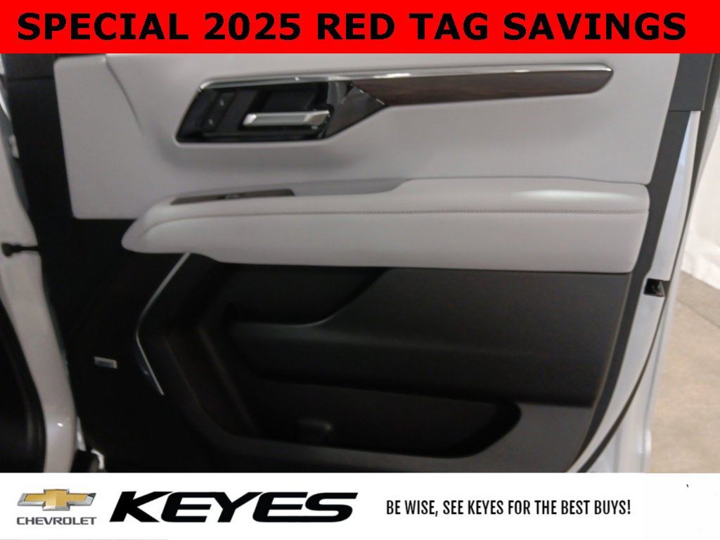 New 2025 Chevrolet Suburban Premier image 21