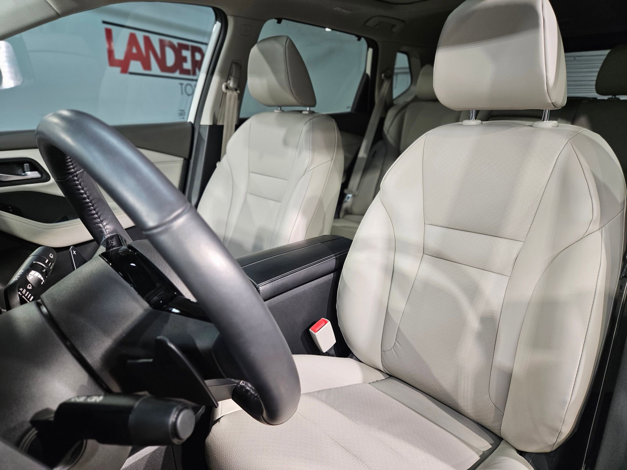 Used 2023 Nissan Rogue SV w/ SV Premium B Package image 24