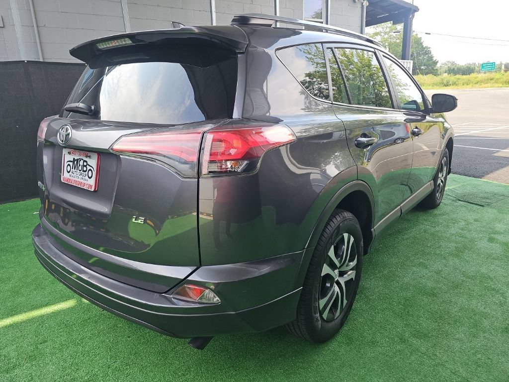 Used 2017 Toyota RAV4 LE FWD image 3