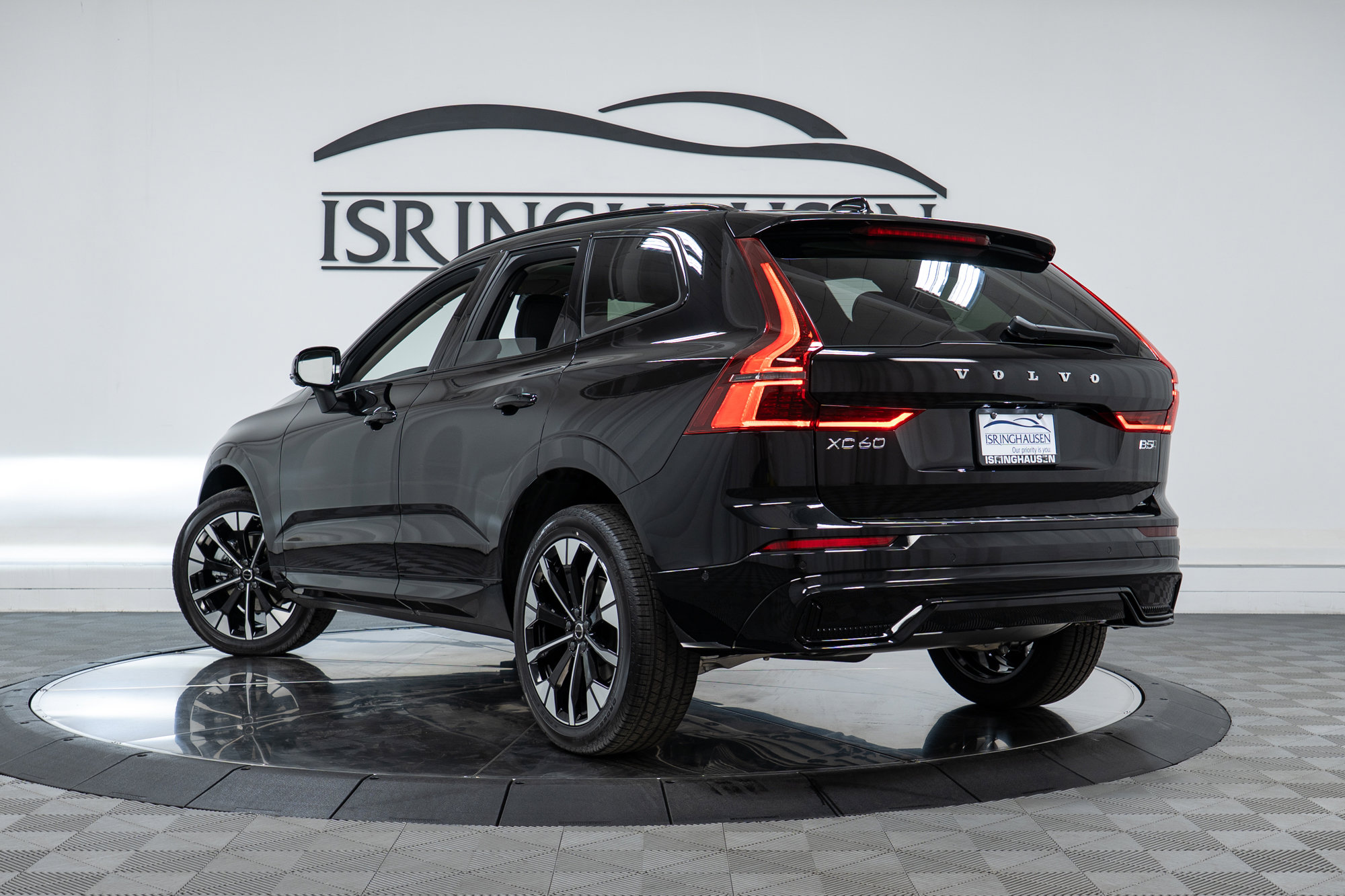 New 2026 Volvo XC60 B5 Plus w/ Protection Package Premier image 28