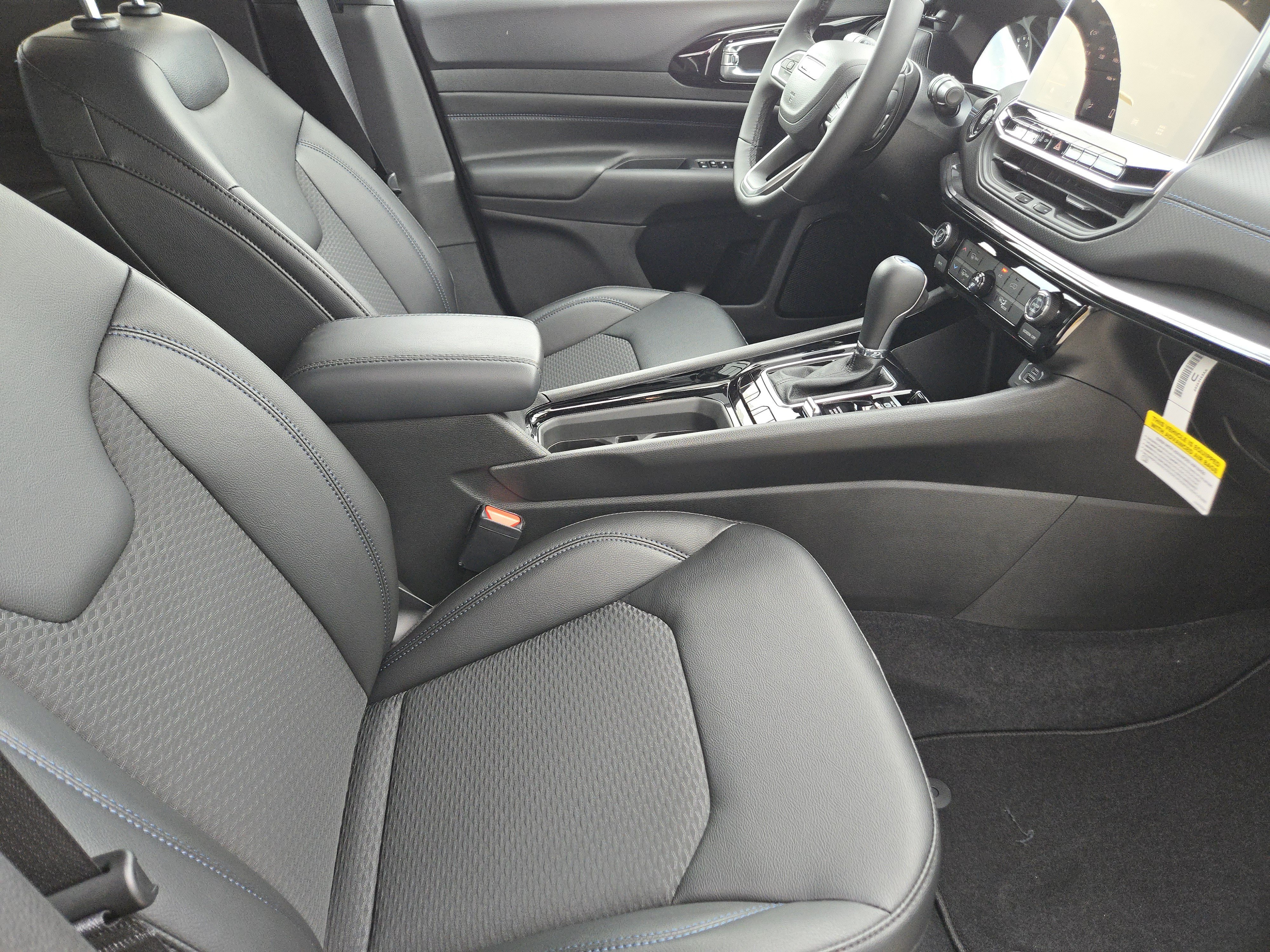New 2026 Jeep Compass Latitude AWD/4WD image 12