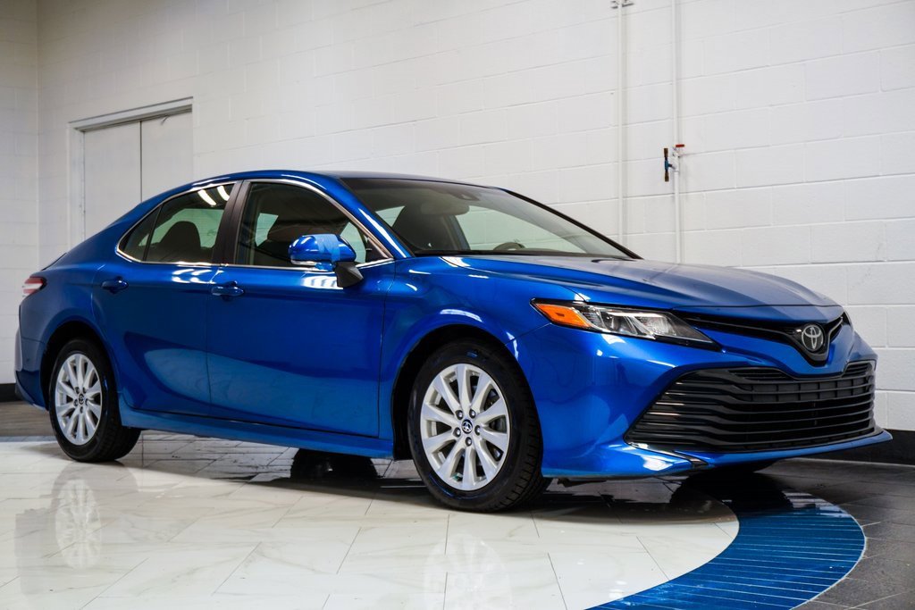 Used 2020 Toyota Camry LE image 5
