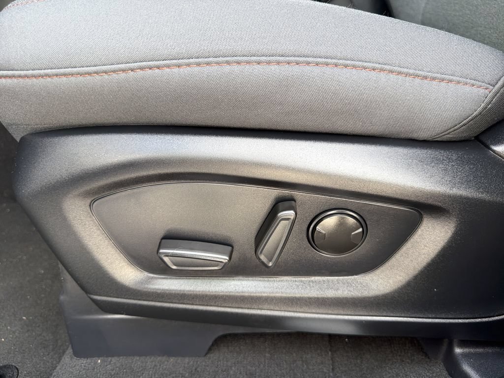 Used 2025 Ford Explorer Active RWD image 22