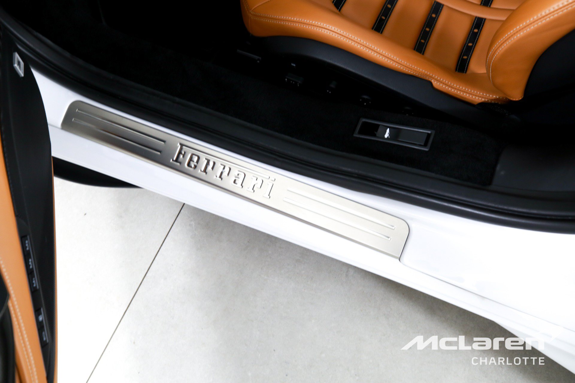Used 2023 Ferrari F8 Tributo RWD image 17