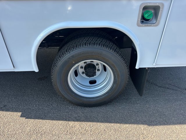 New 2025 Ford F350 XL w/ XL Chrome Package image 28