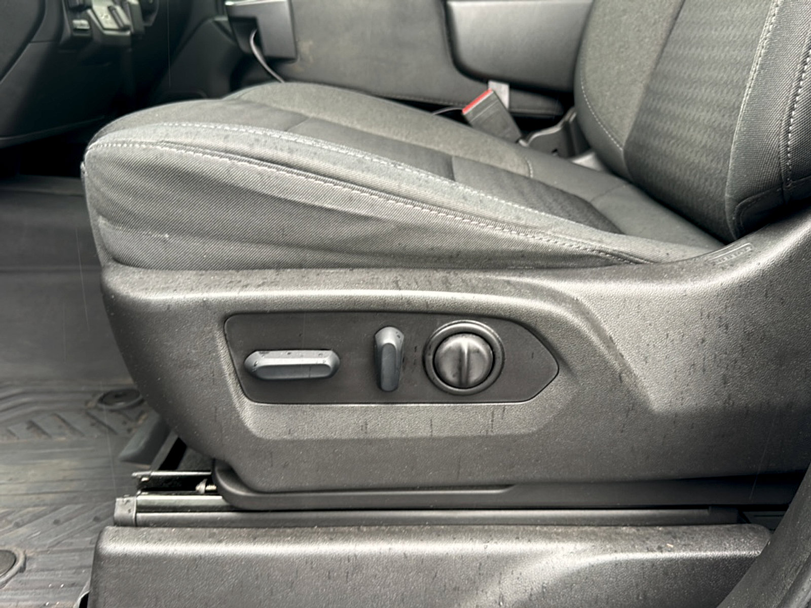 Used 2022 Chevrolet Silverado 1500 Custom Trail Boss w/ Safety Confidence Package AWD/4WD image 19