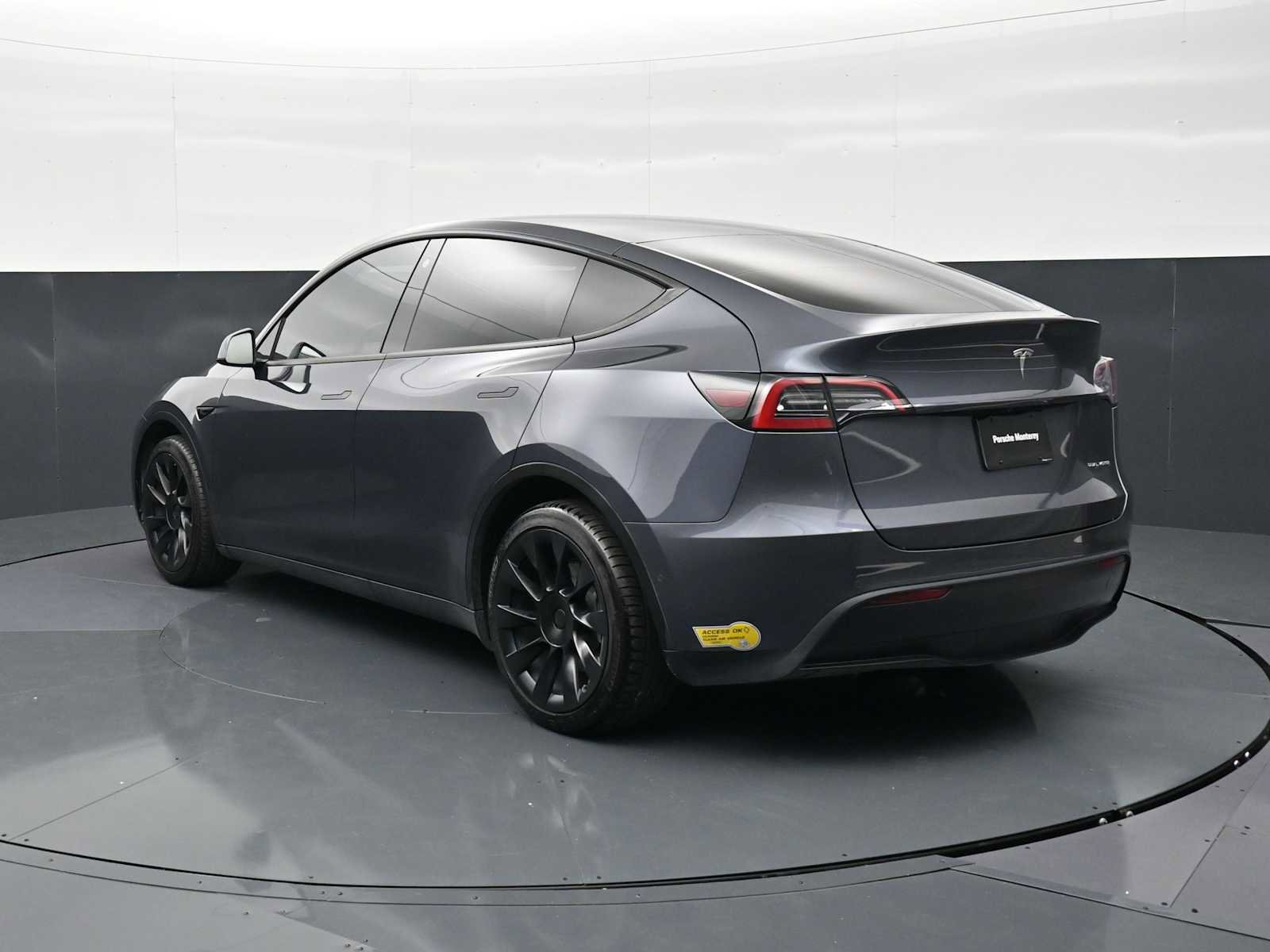 Used 2021 Tesla Model Y Long Range AWD/4WD image 3