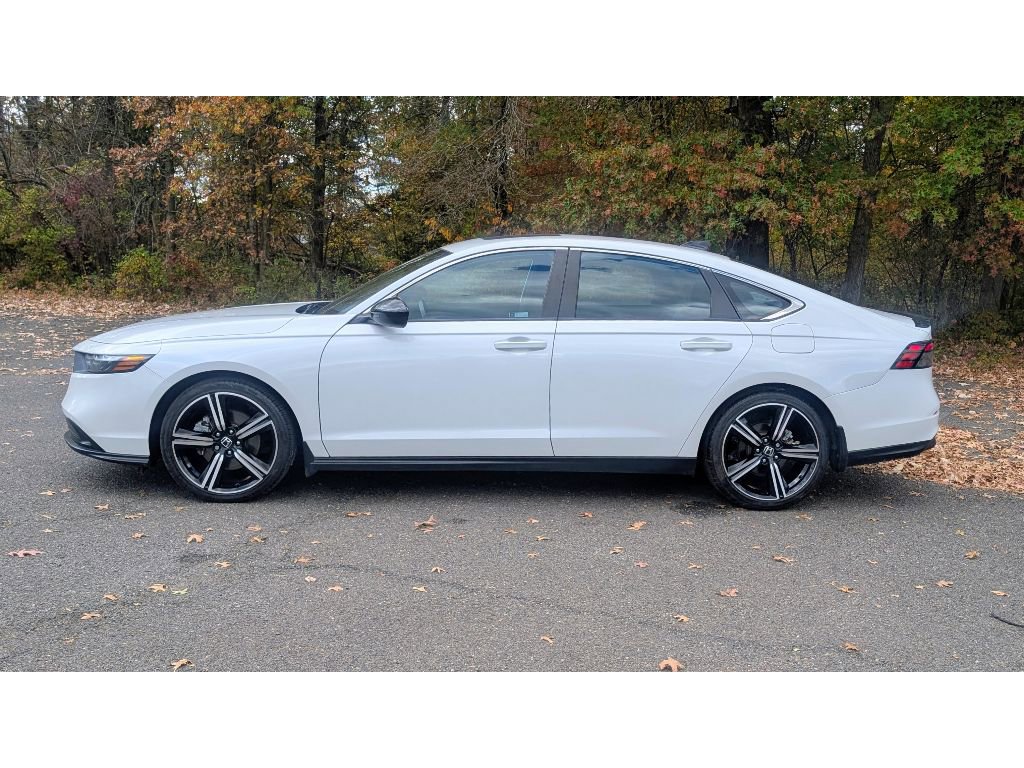 Used 2023 Honda Accord Sport image 4