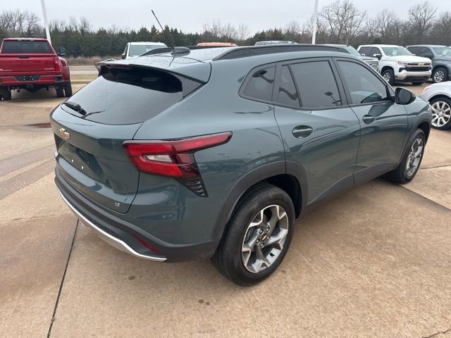 Used 2025 Chevrolet Trax LT image 5