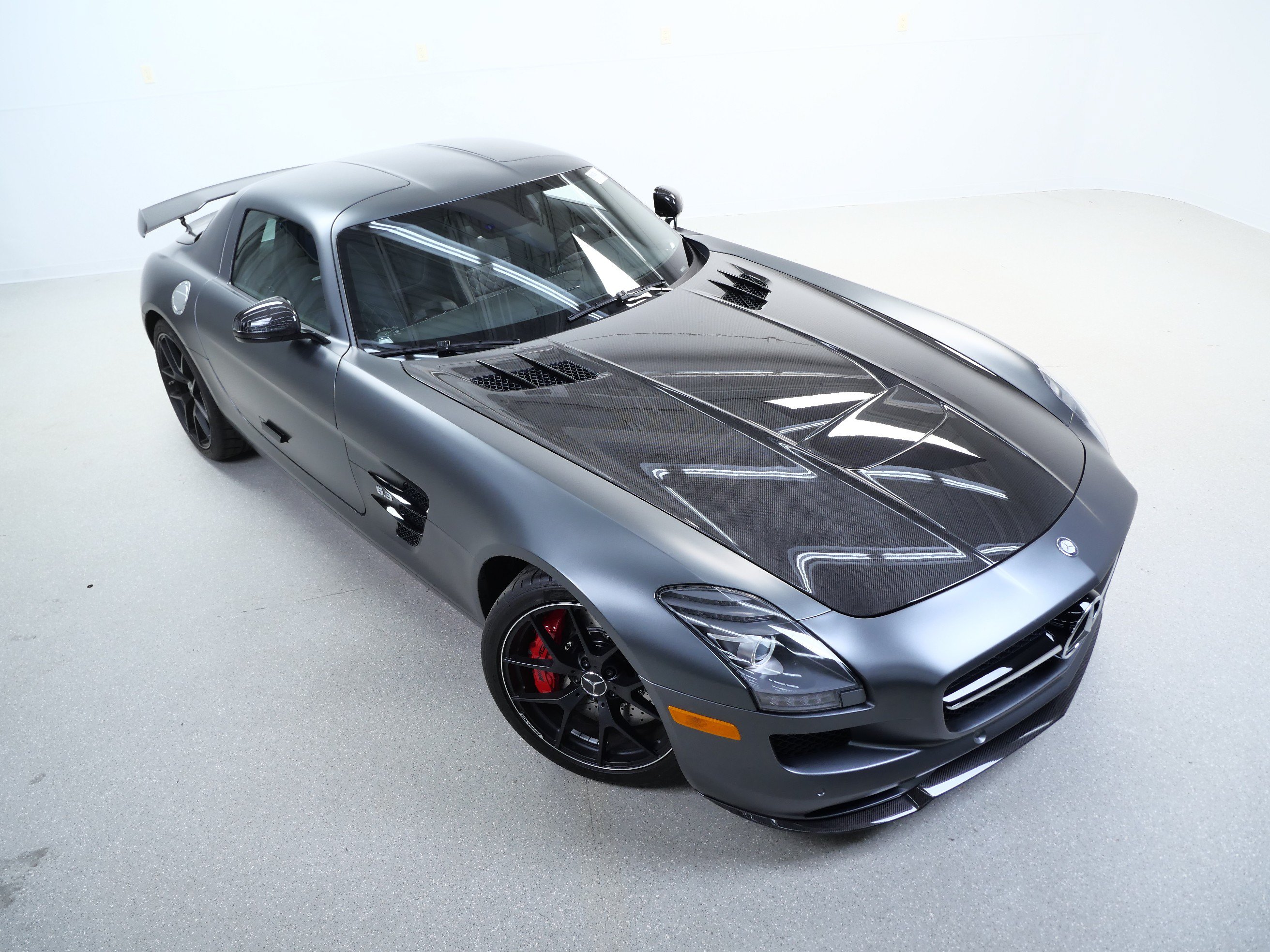 Used 2015 Mercedes-Benz SLS AMG GT Final Edition image 4