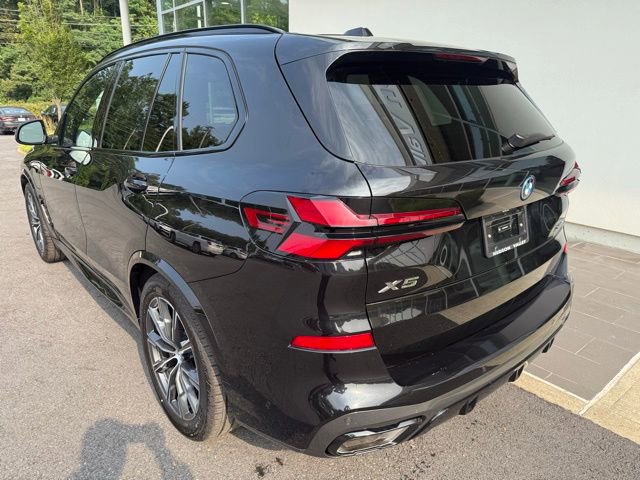 Used 2026 BMW X5 xDrive50e image 9
