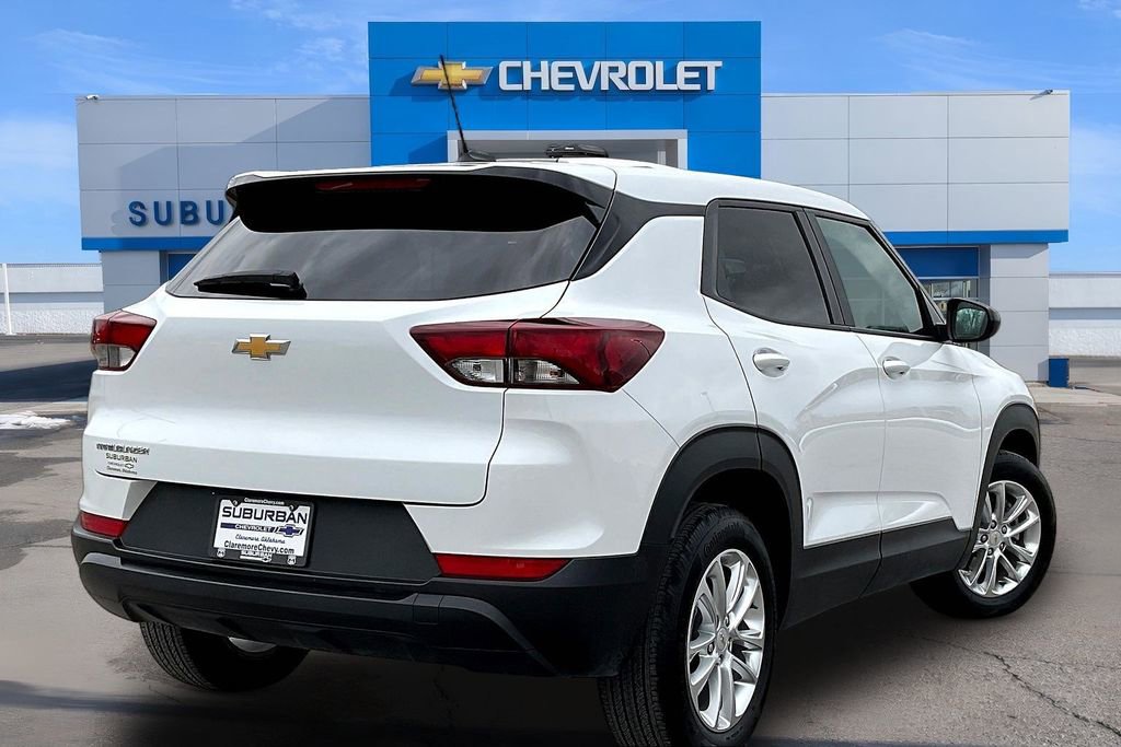Used 2025 Chevrolet TrailBlazer LS w/ LS Convenience Package image 2