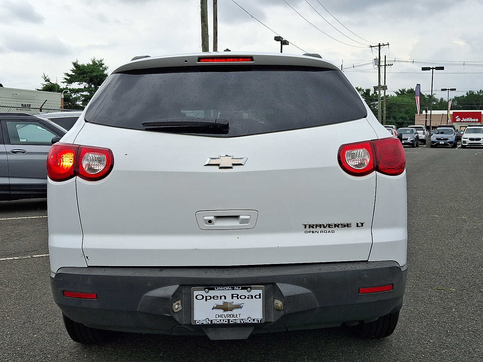 Used 2010 Chevrolet Traverse LT w/ Personal Connectivity Package FWD image 6