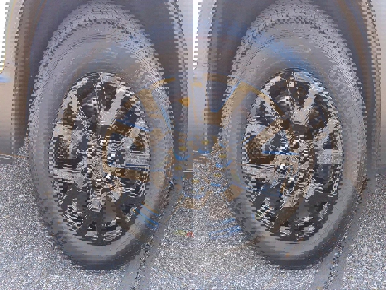 Used 2023 GMC Acadia SLT image 31