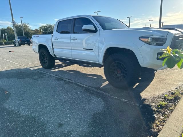 Certified 2022 Toyota Tacoma TRD Sport w/ TRD Premium Sport Package AWD/4WD image 19