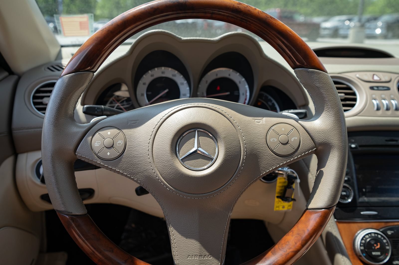 Used 2009 Mercedes-Benz SL 550 image 23