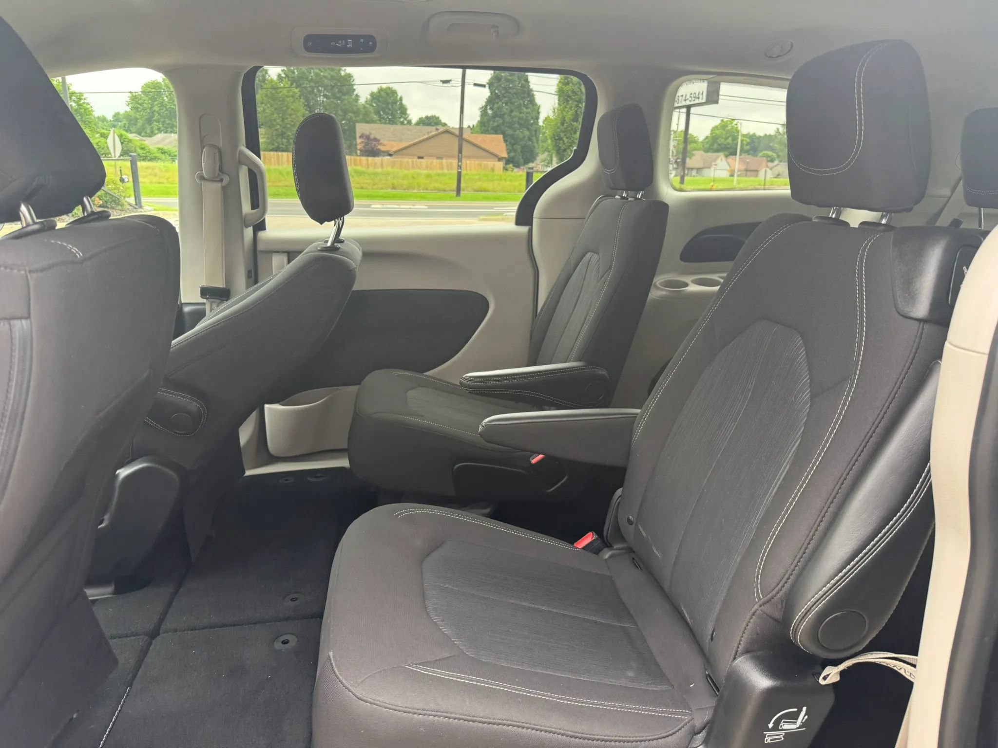 Used 2024 Chrysler Voyager LX FWD image 15