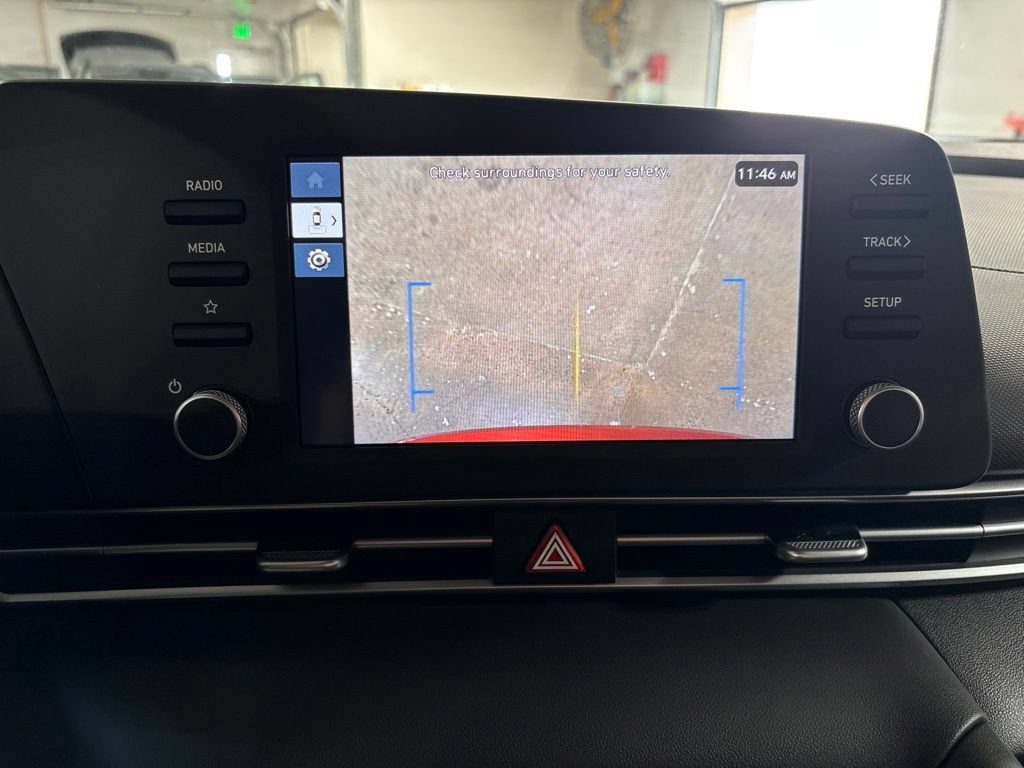 Certified 2025 Hyundai Elantra SE FWD image 19