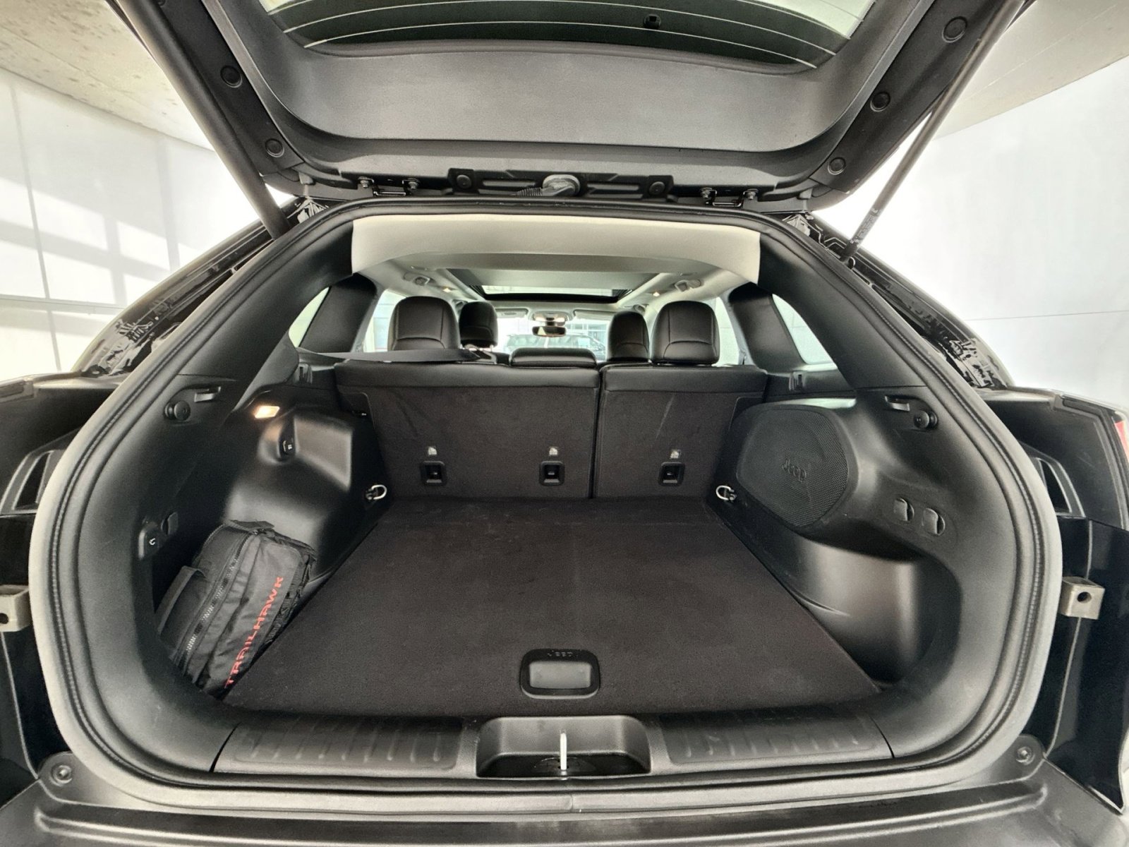 Used 2023 Jeep Cherokee Trailhawk w/ Sun & Sound Group image 26