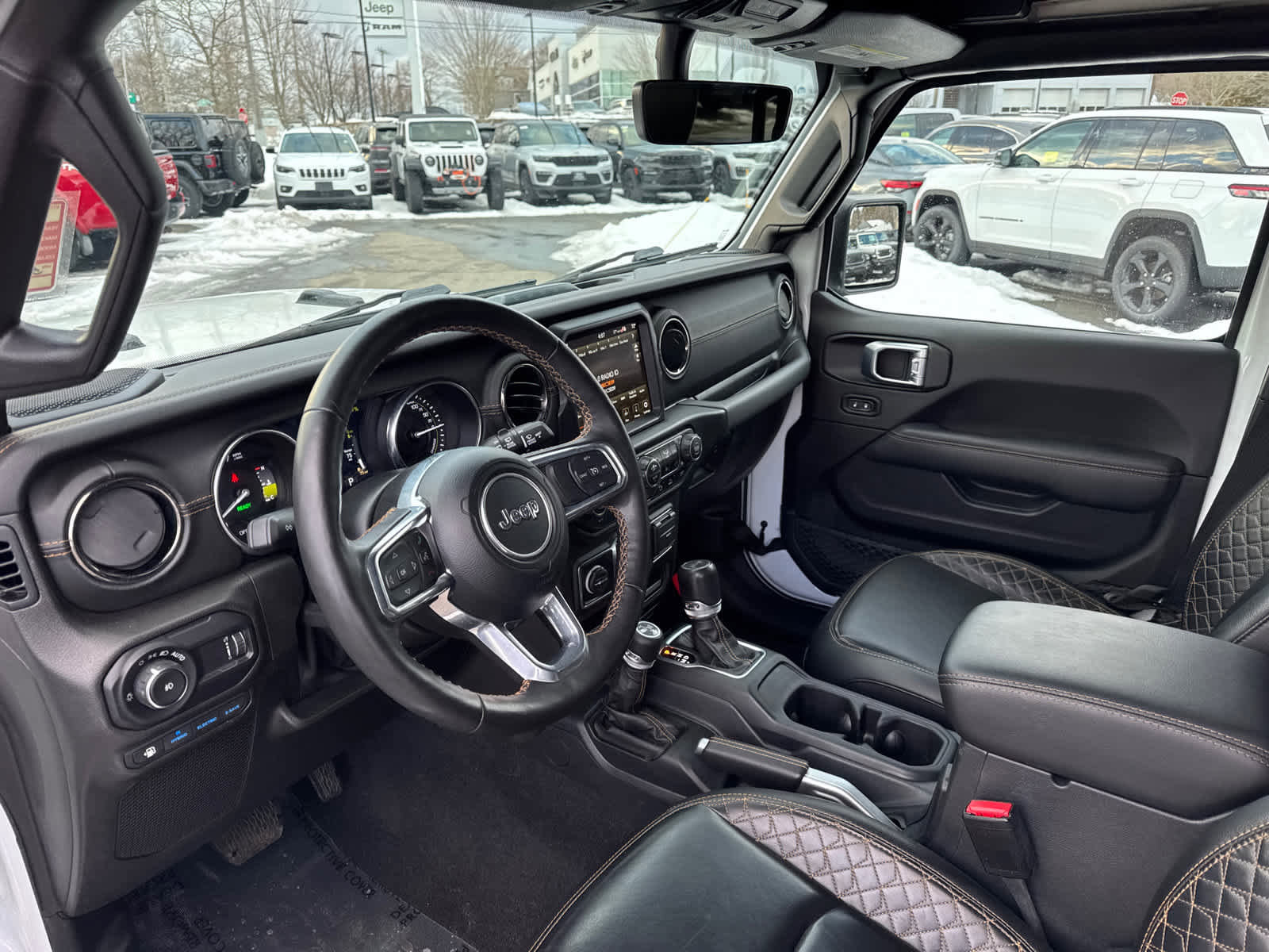 Used 2023 Jeep Wrangler Unlimited Sahara image 11