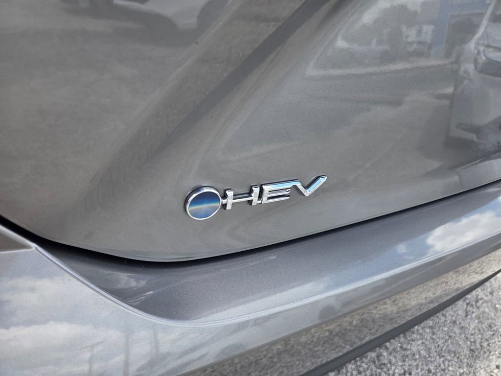 Used 2025 Toyota Camry SE FWD image 11