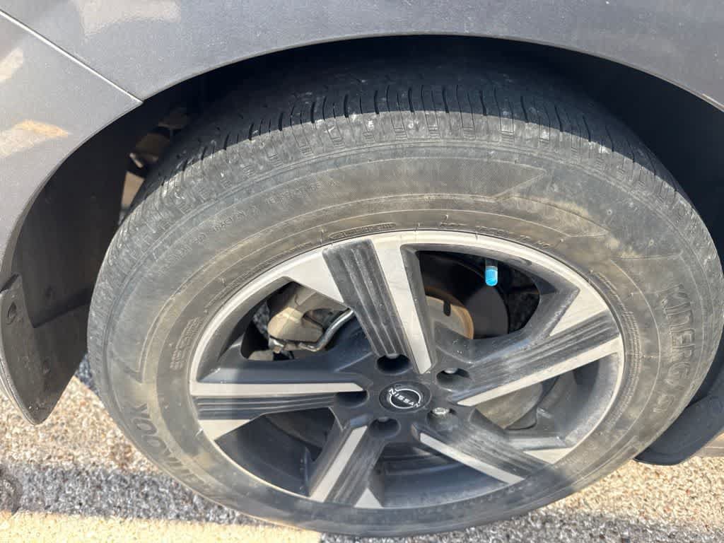 Used 2024 Nissan Sentra SV FWD image 6