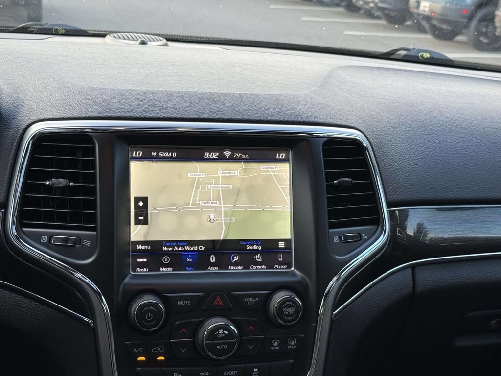 Used 2018 Jeep Grand Cherokee Trailhawk w/ Trailhawk Luxury Group AWD/4WD image 3